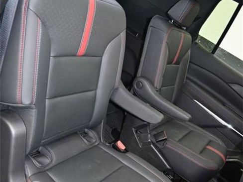Used 2024 Chevrolet Traverse RS w/ LPO, Floor Liner Package image 31