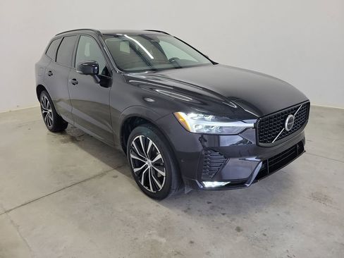 Used 2023 Volvo XC60 B5 Plus AWD/4WD image 4