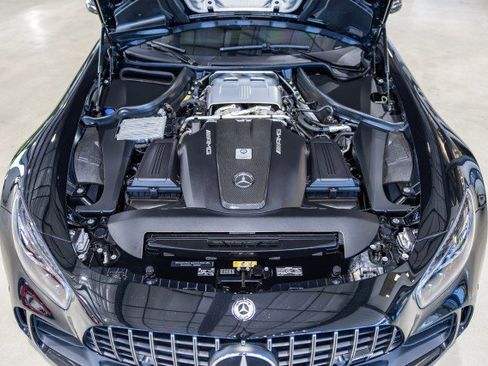 Used 2018 Mercedes-Benz AMG GT R image 10