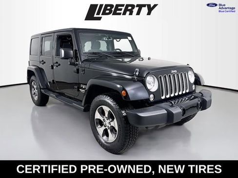 Used 2017 Jeep Wrangler Unlimited Sahara w/ Connectivity Group AWD/4WD image 1