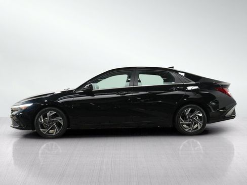 Used 2025 Hyundai Elantra SEL FWD image 2