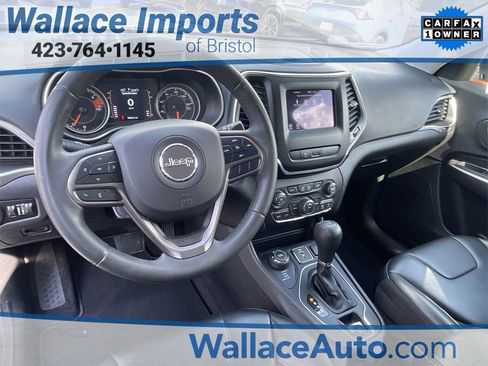 Used 2020 Jeep Cherokee Latitude Plus image 10