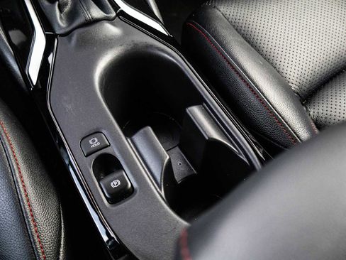 Used 2025 Toyota Corolla SE image 21