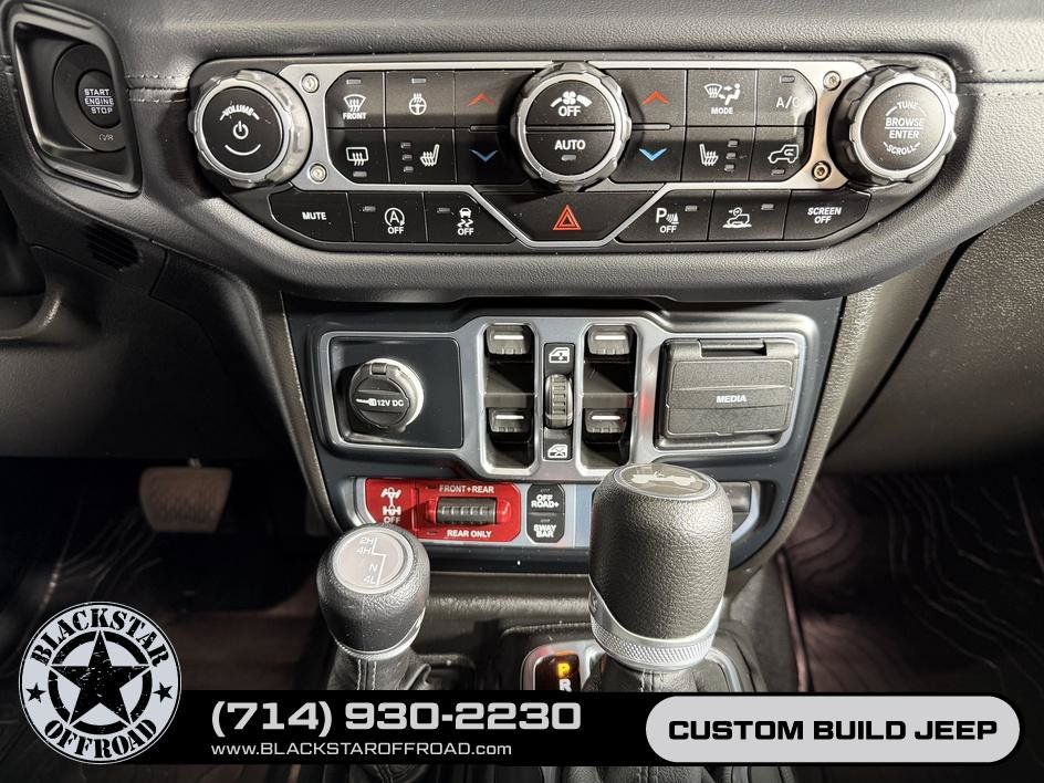 Used 2024 Jeep Wrangler Unlimited Rubicon w/ Technology Group AWD/4WD image 28