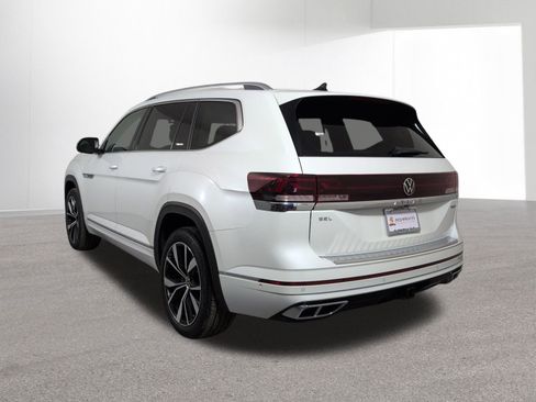 Used 2024 Volkswagen Atlas SEL Premium R-Line image 33