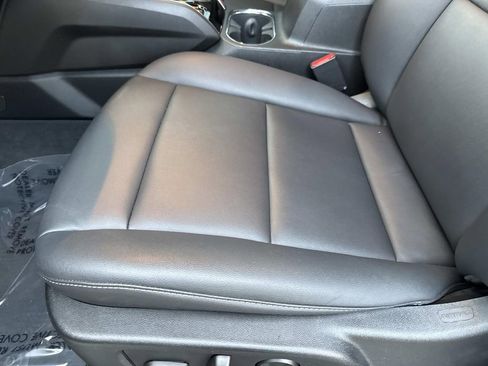 Used 2024 GMC Canyon Elevation w/ Convenience Package image 29