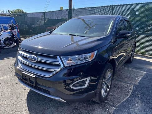 Used 2017 Ford Edge Titanium w/ Technology Package FWD image 3