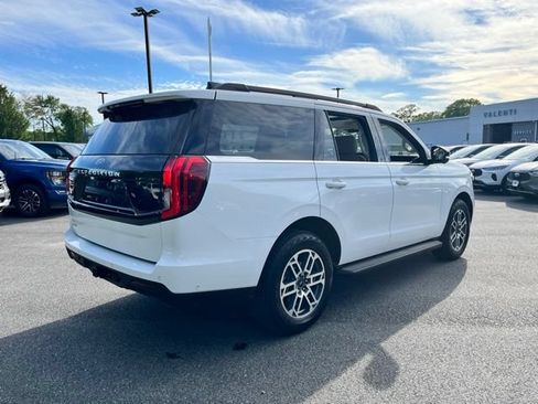 Certified 2025 Ford Expedition Active AWD/4WD image 6