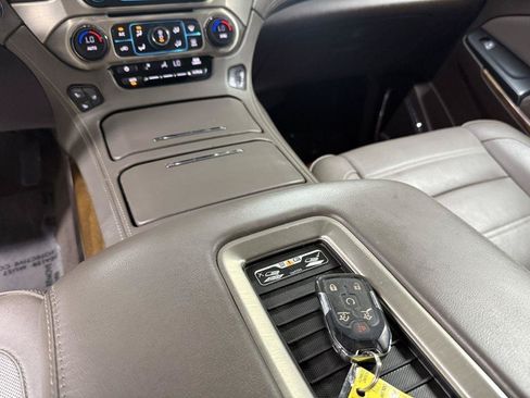 Used 2020 GMC Yukon XL Denali AWD/4WD image 29