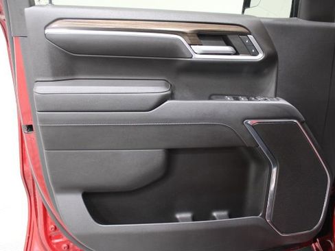 Used 2022 Chevrolet Silverado 1500 LT w/ Convenience Package II image 17