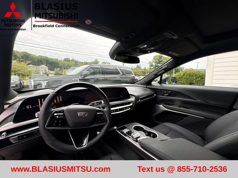 Used 2024 Cadillac Lyriq Luxury AWD/4WD image 18