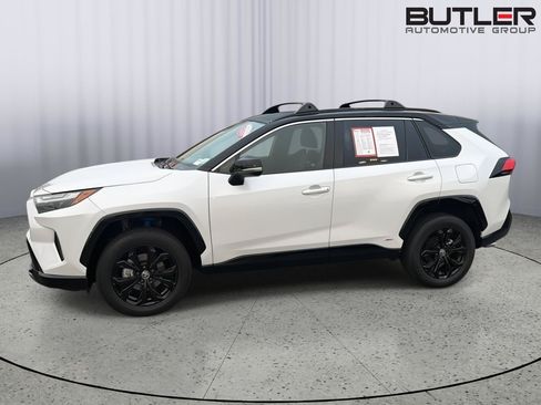 Certified 2023 Toyota RAV4 XSE AWD/4WD image 3