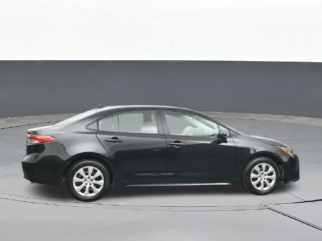 Used 2026 Toyota Corolla LE FWD image 16