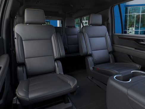 New 2026 Chevrolet Suburban Premier w/ Sun And Tow Package AWD/4WD image 17