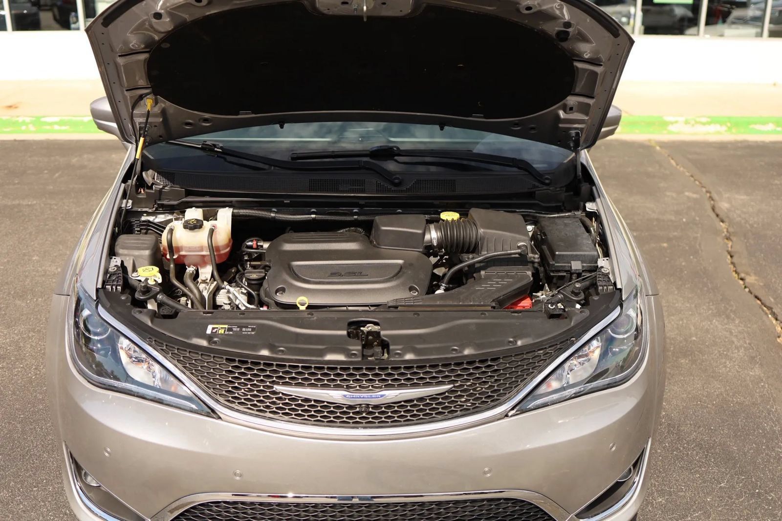 Used 2020 Chrysler Pacifica Touring w/ Advanced Safetytec Group FWD image 51