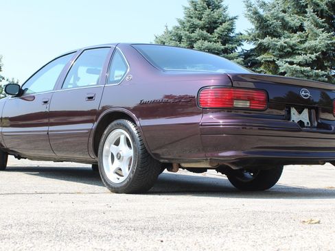 Used 1996 Chevrolet Impala SS RWD image 26