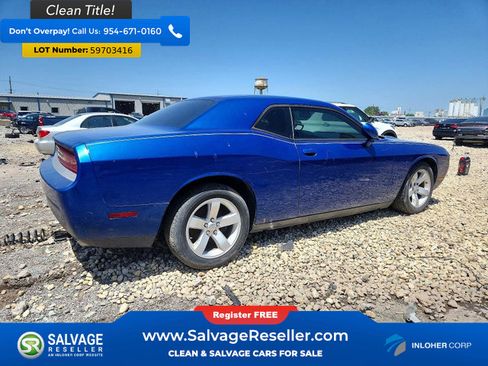 Used 2012 Dodge Challenger SXT RWD image 4