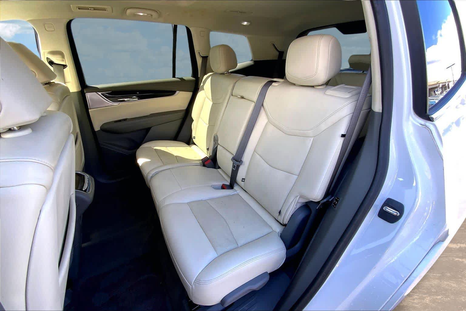 Used 2023 Cadillac XT6 Premium Luxury w/ Technology Package FWD image 29
