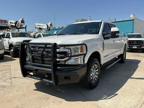Used 2020 Ford F250 Lariat AWD/4WD image 2