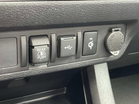 Used 2022 Toyota Tacoma TRD Off-Road w/ TRD Premium Off Road Package image 29