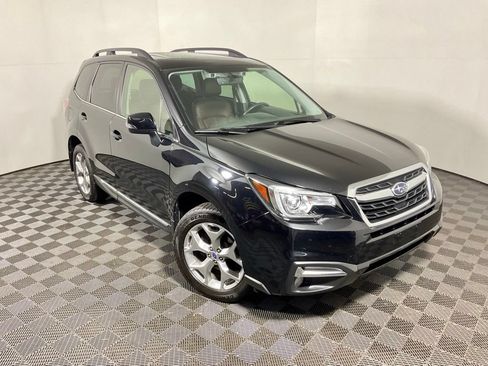 Used 2017 Subaru Forester 2.5i Touring AWD/4WD image 10