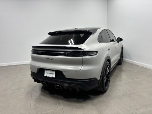 Used 2024 Porsche Cayenne Turbo GT AWD/4WD image 7