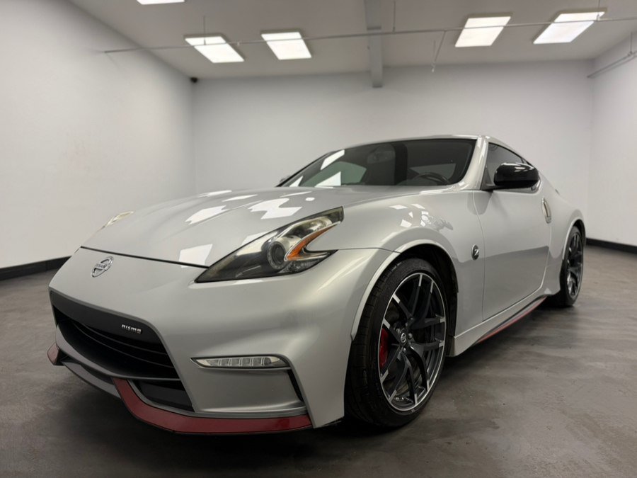 Used 2018 Nissan 370Z NISMO RWD image 5