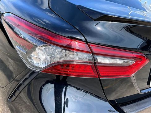 Used 2022 Toyota Camry XSE image 29