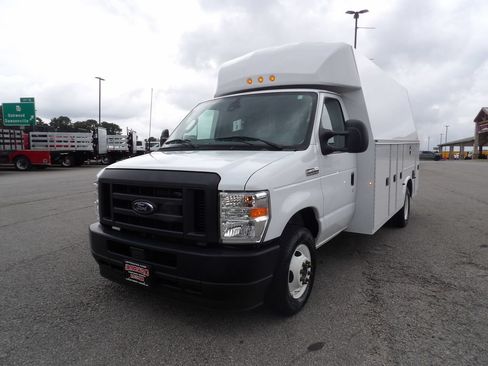 Used 2024 Ford E-350 and Econoline 350 Super Duty w/ Driver's Safety Package RWD image 66
