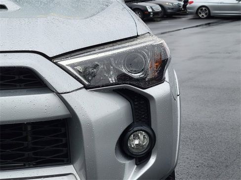 Used 2019 Toyota 4Runner TRD Off-Road Premium image 9