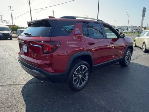 Used 2025 GMC Terrain Elevation w/ Elevation Premium Package FWD image 8