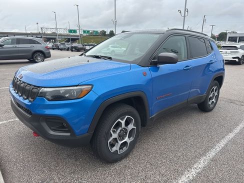 Used 2022 Jeep Compass Trailhawk w/ Trailhawk Elite Group AWD/4WD image 5