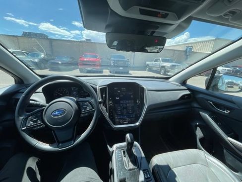 Used 2024 Subaru Crosstrek 2.5i Limited AWD/4WD image 8