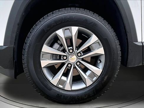 Used 2025 Chevrolet Equinox LT AWD/4WD image 36