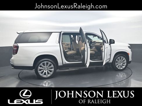 Used 2024 Chevrolet Suburban Premier AWD/4WD image 23