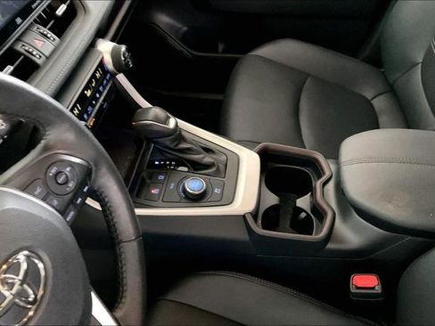 Used 2021 Toyota RAV4 Limited image 13