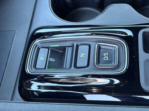 Used 2025 Honda Pilot TrailSport image 32