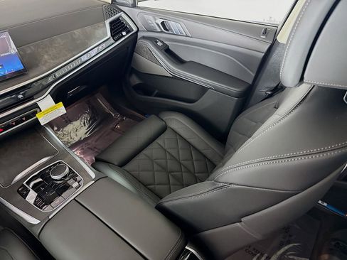 New 2026 BMW X7 xDrive40i w/ Premium Package image 25
