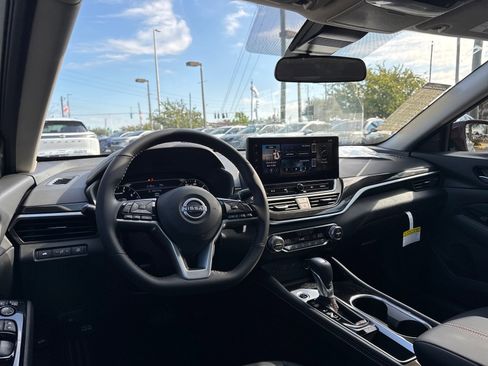 New 2025 Nissan Altima 2.5 SR w/ SR Premium Package image 12