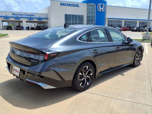 Used 2025 Hyundai Sonata SEL FWD image 7
