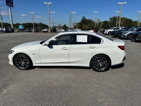 Used 2022 BMW 330e w/ Driving Assistance Package image 10