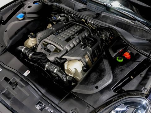 Used 2016 Porsche Cayenne Turbo S image 56