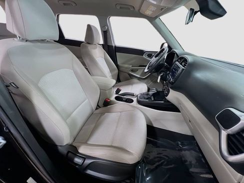 Certified 2023 Kia Soul LX w/ LX Technology Package image 25