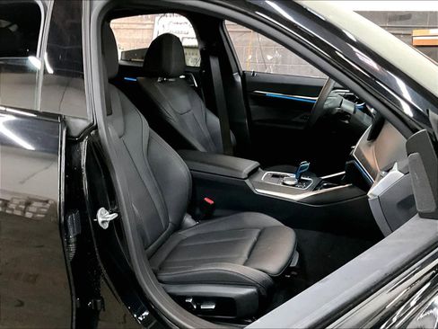 Used 2023 BMW i4 eDrive35 w/ Premium Package image 10