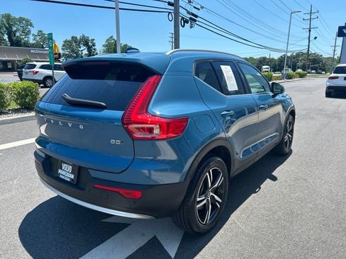 Used 2025 Volvo XC40 B5 Core AWD/4WD image 5
