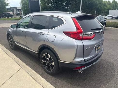 Used 2018 Honda CR-V Touring image 4