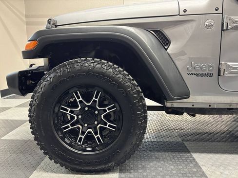 Used 2018 Jeep Wrangler Sport AWD/4WD image 12