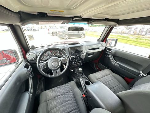 Used 2012 Jeep Wrangler Unlimited Sport AWD/4WD image 16