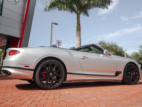Used 2024 Bentley Continental GT Speed image 26