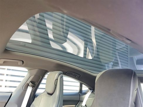 Certified 2025 Porsche Taycan 4S image 15